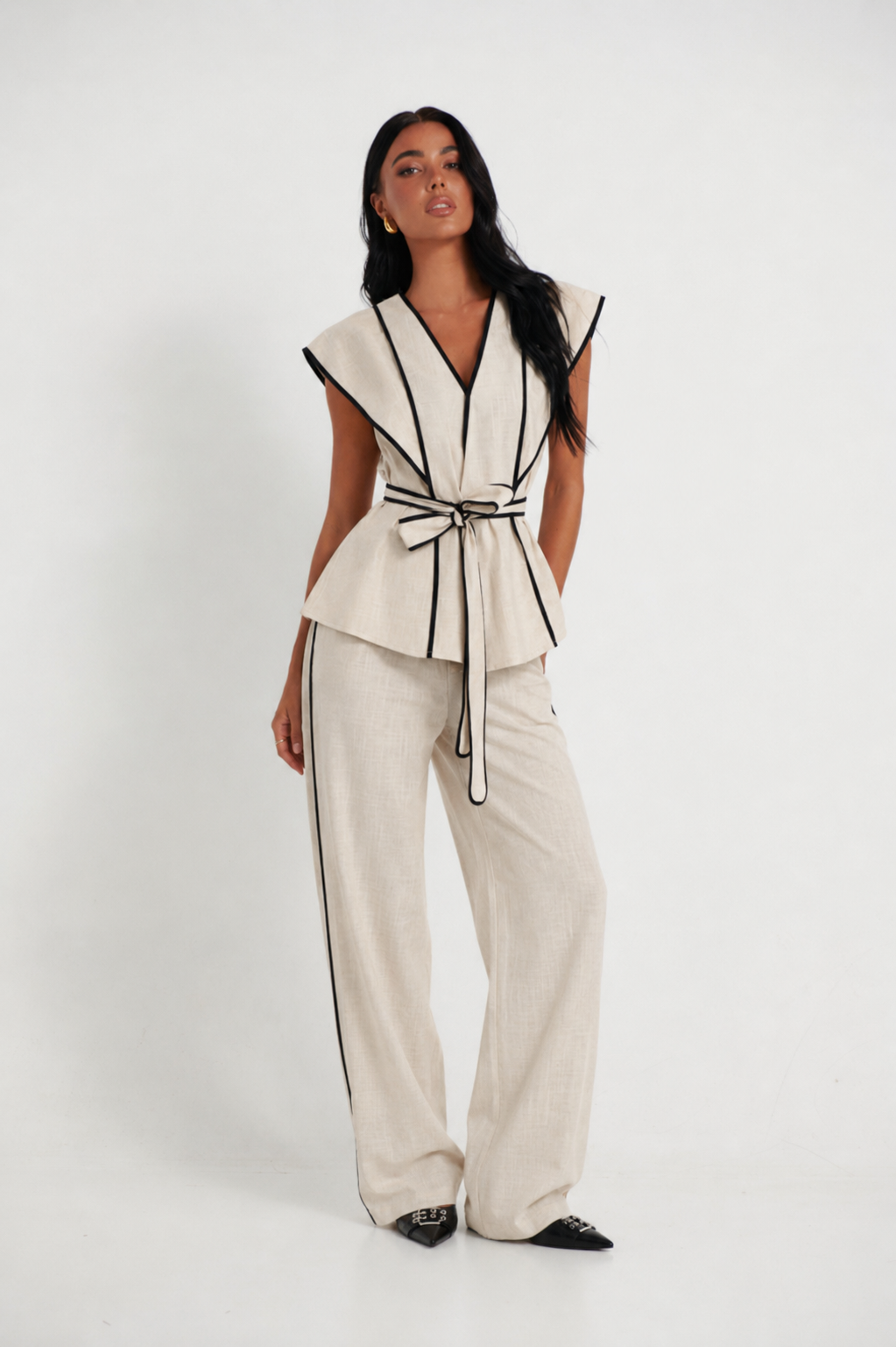 Ženski 100% Pamuk 2 Parčeta Set Elegantan Crni i Bež V-Izrez Ruffles Peplum Top sa Širokim Nogavicom