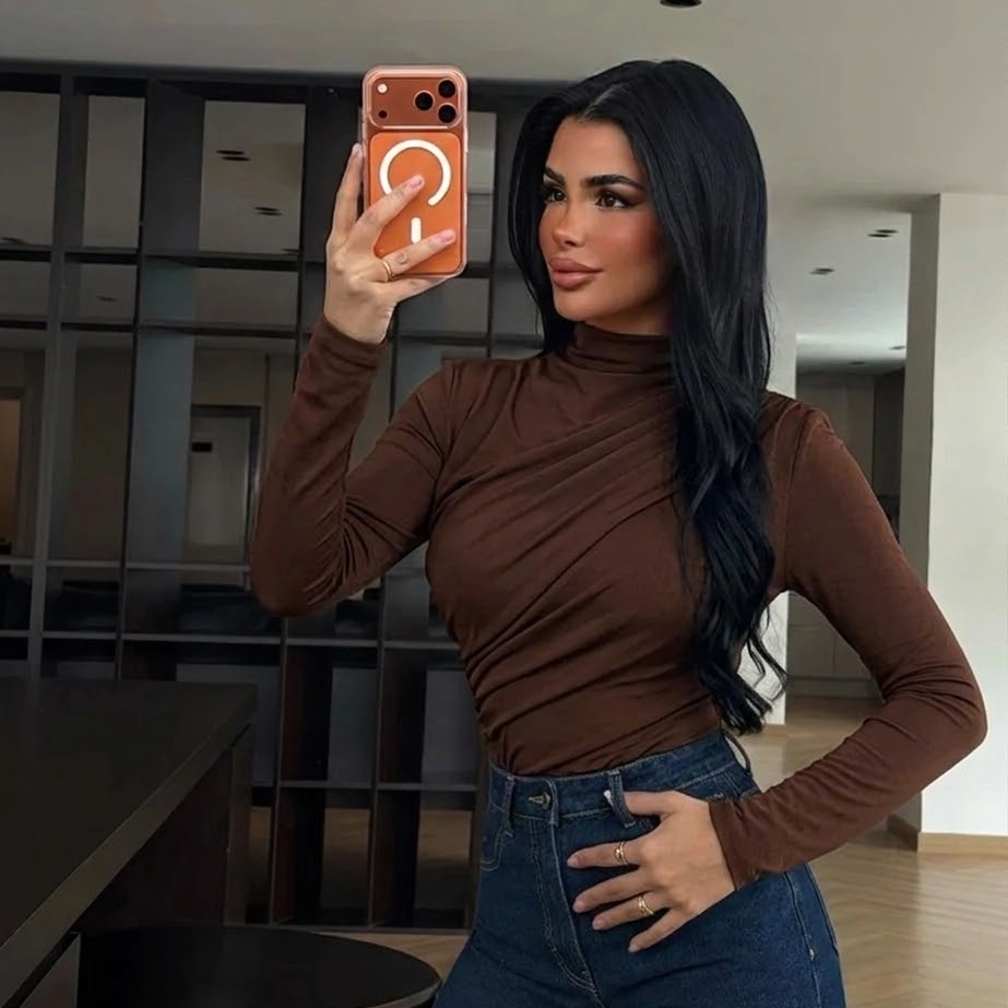 Clasi Majica s Ovratnikom i Nabranim Detaljima