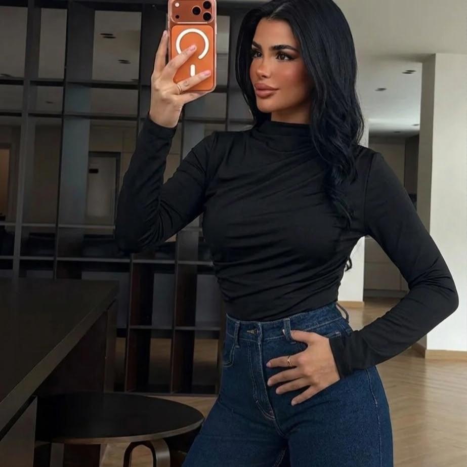 Clasi Majica s Ovratnikom i Nabranim Detaljima