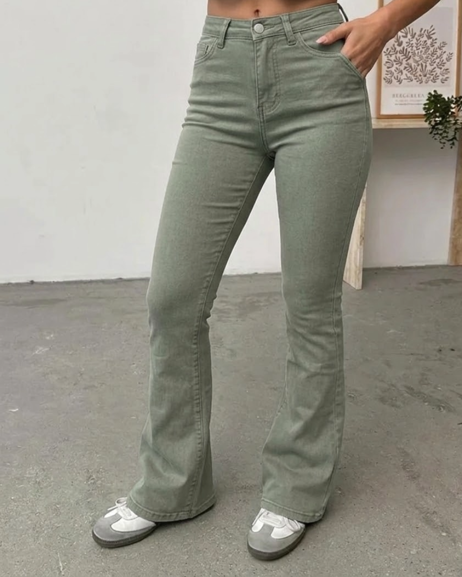 GILIPUR  Stil Flare Farmerke za Žene, Visok Struk, Slim Fit, Elastične, Elegantan i Moderan Casual Streetwear, Vintage za Zimu i Proljeće, Idealni Poklon za Novu Godinu, Dan Zaljubljenih, Prikazuje Uređen Ležeran Stil, Savršeno za Formalne Događaje, Casu